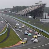 Die GT-Wagen am Ende von Start/Ziel in Watkins Glen