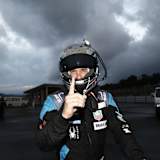 Da ist die Freude gross: Patrick Dempsey nach seinem Klassensieg in der FIA WEC in Fuji