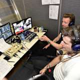 In der TV-Kabine: Johannes Orasche (vorne) und Stefan Nebel