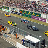 Ein Teil der McLaren-Parade in Le Mans