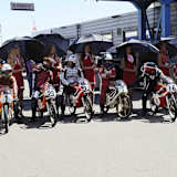 Endlich kreischten wieder einmal die Zweitakter: Die 50-ccm-Bikes in Assen