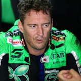 Anthony West wartet auf Antworten