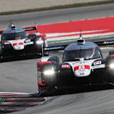 Die beiden Toyota TS050 Hybrid geben in Barcelona Vollgas