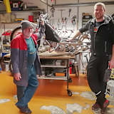 Karl Keil (l.) baut für Fabian Müller (r.) ein neues Gespann auf