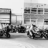 TT 1977: Phil Read auf der Britain Racing Team-Honda vor Mike Hailwood (Ducati)