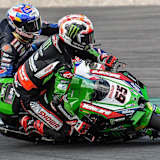 Der Crash zwischen Toprak Razgatlioglu und Jonathan Rea 