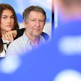 Vales Freundin Francesca und sein Papa Graziano in der Yamaha-Box