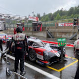 Regen: Der Toyota TS050 Hybrid in der Boxengasse von Spa-Francorchamps