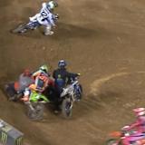 Cameron McAdoo erfasst einen Sanitäter