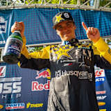 Zach Osborne gewann auch das Rennen von Loretta Lynn's 2