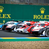 Die Hypercars in Le Mans 2021: Alpine A480 (hinten), Toyota GR010 Hybrid (vorne und 2. v.li.) sowie Glickenhaus 007 LMH (2. v.re.)