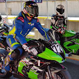 Kevin Sieder testet die IDM Kawasaki