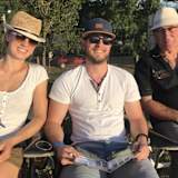 Hin und wieder trifft man Richard Speiser (Mitte) als Zuschauer bei Bahnrennen