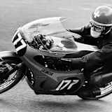 Die Schweizer Motorrad-Legende Luigi Taveri 1966 auf dem Weg zum dritten 125-ccm-WM-Titel