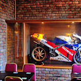 Dunlops Honda RC30 war jehrelang in Joeys Bar zu bewundern