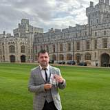 Ein sichtlich stolzer Michael Dunlop mit seinem MBE-Orden