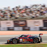 Titel für die beiden Verstappen.com Fahrer im Red Bull Ferrari