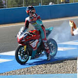 Großer Jubel: Benat Fernandez, Team#109 und Kove sind Supersport-300-Weltmeister