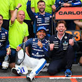 Carlos Sainz mit seinem Team und Teamchef James Vowles in Baku