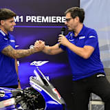 Augusto Fernandez mit Yamaha-Racing-CEO Paolo Pavesio