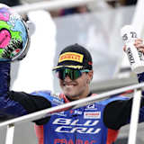 Izan Guevara war nach seinem ersten Moto2-Sieg überglücklich