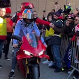 Marc Marquez (hinten) als Beifahrer bei Bruder Alex