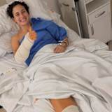 Ana Carrasco hat sich an Arm und Bein gleichzeitig operieren lassen