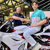 Phillip Tonn und Teamchef Paul Tobin