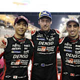 Ryo Hirakawa, Brendon Hartley und Sébastien Buemi (v.li.) sind auch 2023 Sportwagen-Weltmeister