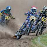 Eenrum: Jannick de Jong vor seinen Landsleuten Mika Meijer (16) und William Kruit