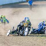 A-Finale Eenrum: Markus Venus/Markus Eibl (11) schon in Kurve 1 auf dem Weg zum Titel