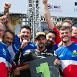 Heute jubelt Davide Giugliano über die Erfolge seiner Piloten