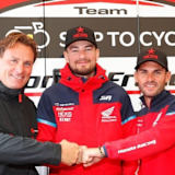 Stephen Rubini (mitte) steigt in die MXGP 2023 auf