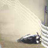 Scott Redding (45) und Michael van der Mark straucheln mit der BMW