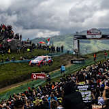 Dani Sordo beim Sprung auf Fafe