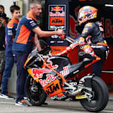 So harmonisch ging es heute vor der Tech3-Box nicht zu