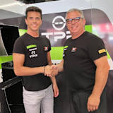 Oscar Gutierrez (li.) mit Teamchef Lucio Pedercini