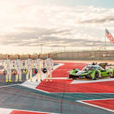 Die Lamborghini-Piloten für IMSA und WEC neben dem SC63