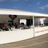 Unter dem JM-Zelt sind künftig neue Fahrer zu Hause