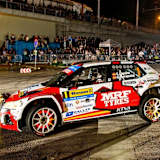 Champion Efrén Llarena