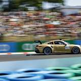 Der goldfarbene Cup Porsche von Timo Glock