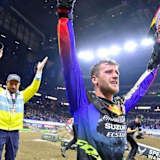 Ken Roczen wurde nach seinem Sieg von Emotionen überwältigt