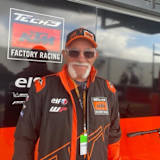 Vic Soussan auf Phillip Island hinter der Tech3-KTM-Box