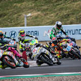 Schubser von hinten durch die Startnummer 9