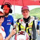 Fantic-Racing-Koordinatorin Milena Körner, Teammanager Marco Maddii und Tom Guyon