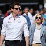 Mercedes-Teamchef Toto Wolff und seine Frau Susie bekommen Rückendeckung von den Mercedes-Gegnern