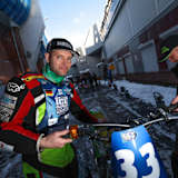 Hans Weber (li.) betreut in Sanok Benedikt Monn