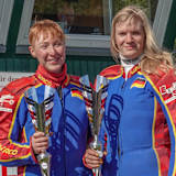Nicole Standke (l.) und Resi Hölper gewannen 2022 den Bahnpokal Seitenwagen