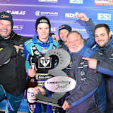 Luca Bauer freute sich mit seinem Team über den Podestplatz