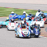 Seitenwagenrennsport besticht durch spannende Rad-an-Rad-Kämpfe